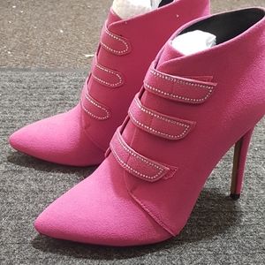 Light plum ankle boots